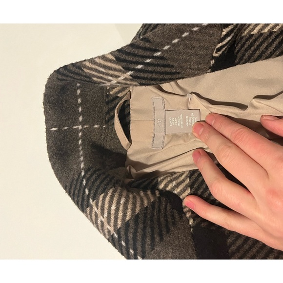 Trendy skirt and blazer set! - Picture 3 of 6